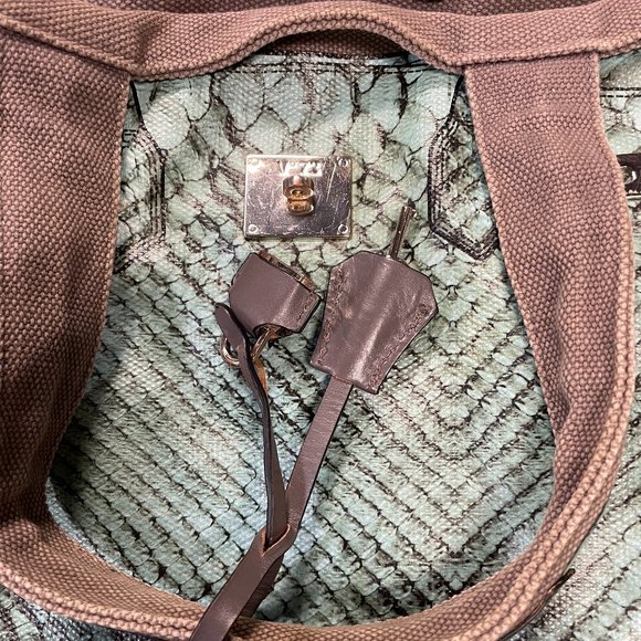 V 73 Gold-tone Lock with Gray Case and Hanging Strap - Picture 2 of 10